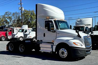 International LT625 Day Cab Truck - Cummins 400HP, 12 Speed