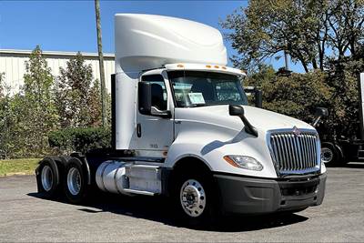 International LT625 Day Cab Truck - A26 430HP, 10 Speed