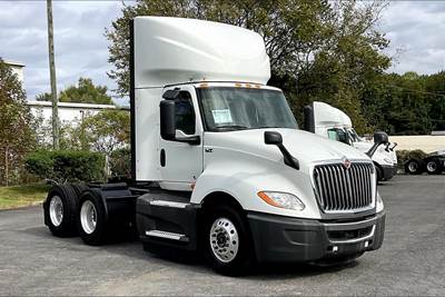 International LT625 Day Cab Truck - Cummins 400HP, 12 Speed