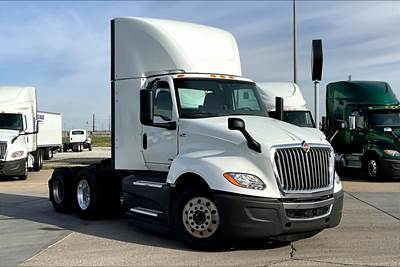International LT625 Day Cab Truck - A26 400HP, 12 Speed