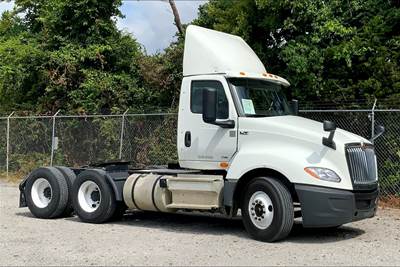 International LT625 Day Cab Truck - A26 430HP, 10 Speed