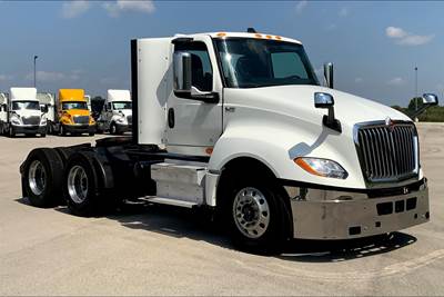 International LT625 Day Cab Truck - Cummins 400HP, 12 Speed