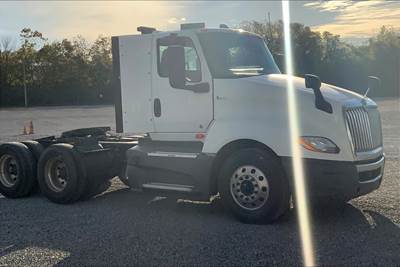 International LT625 Day Cab Truck - Cummins 400HP, 12 Speed