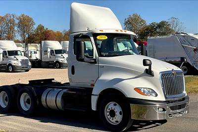 International LT625 Day Cab Truck - A26 430HP, 10 Speed