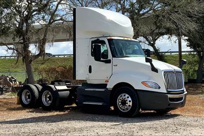 International LT625 Day Cab Truck - Cummins 400HP, 12 Speed