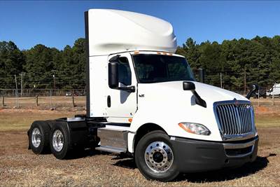 International LT625 Day Cab Truck - Cummins 400HP, 12 Speed