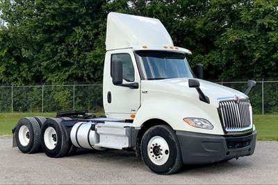 International LT625 Day Cab Truck - A26 430HP, 10 Speed