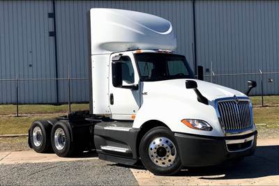 International LT625 Day Cab Truck - Cummins 400HP, 12 Speed