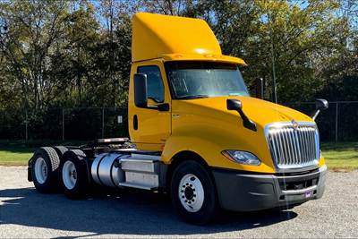 International LT625 Day Cab Truck - A26 430HP, 10 Speed