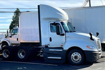 International LT625 Day Cab Truck - Cummins 400HP, 12 Speed