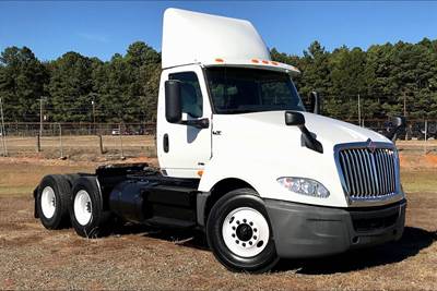 International LT625 Day Cab Truck - A26 430HP, 10 Speed