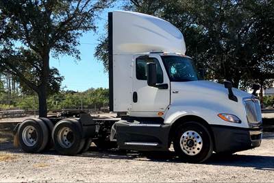 International LT625 Day Cab Truck - A26 400HP, 12 Speed