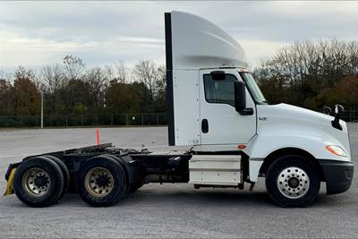 International LT625 Day Cab Truck - Cummins 400HP, 12 Speed