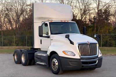 International LT625 Day Cab Truck - Cummins 400HP, 12 Speed
