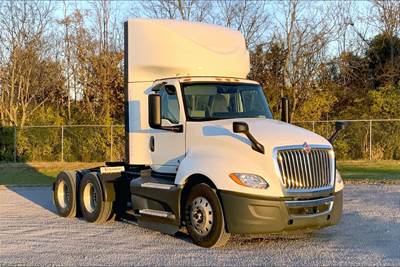 International LT625 Day Cab Truck - Cummins 400HP, 12 Speed