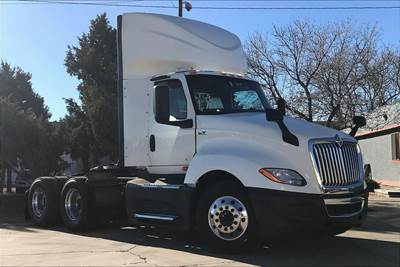 International LT625 Day Cab Truck - Cummins 400HP, 12 Speed