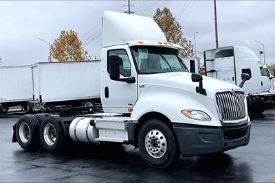 International LT625 Day Cab Truck - A26 430HP, 10 Speed