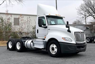 International LT625 Day Cab Truck - A26 430HP, 10 Speed