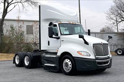 International LT625 Day Cab Truck - Cummins 400HP, 12 Speed