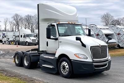 International LT625 Day Cab Truck - Cummins 400HP, 12 Speed