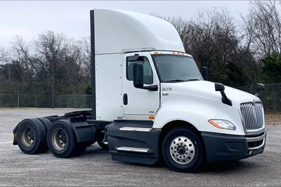 International LT625 Day Cab Truck - A26 400HP, 12 Speed