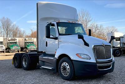 International LT625 Day Cab Truck - Cummins 400HP, 12 Speed