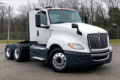 International LT625 Day Cab Truck - Cummins 400HP, 12 Speed