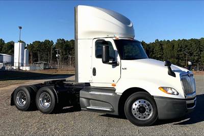 International LT625 Day Cab Truck - Cummins 400HP, 12 Speed
