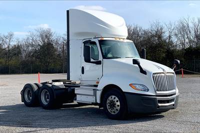 International LT625 Day Cab Truck - Cummins 400HP, 12 Speed