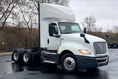 International LT625 Day Cab Truck - Cummins 400HP, 12 Speed