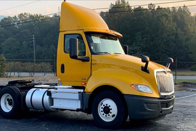 International LT625 Day Cab Truck - A26 430HP, 10 Speed