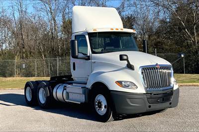 International LT625 Day Cab Truck - A26 430HP, 10 Speed