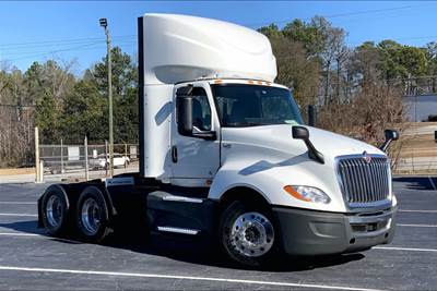 International LT625 Day Cab Truck - Cummins 400HP, 12 Speed