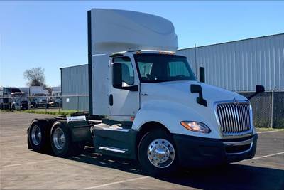International LT625 Day Cab Truck - Cummins 400HP, 12 Speed