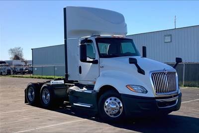 International LT625 Day Cab Truck - Cummins 400HP, 12 Speed