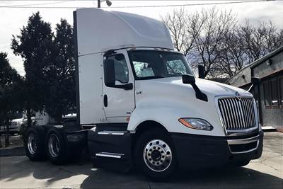 International LT625 Day Cab Truck - A26 400HP, 12 Speed