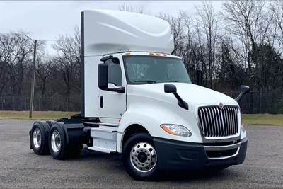 International LT625 Day Cab Truck - Cummins 400HP, 12 Speed