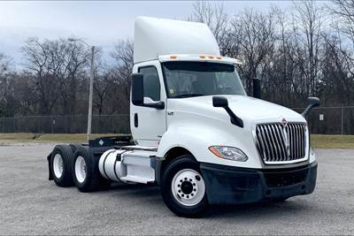 International LT625 Day Cab Truck - A26 430HP, 10 Speed