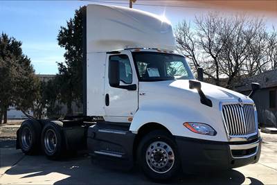 International LT625 Day Cab Truck - Cummins 400HP, 12 Speed