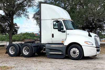 International LT625 Day Cab Truck - A26 400HP, 12 Speed