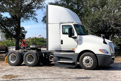 International LT625 Day Cab Truck - Cummins 400HP, 12 Speed