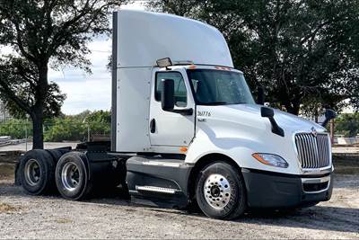 International LT625 Day Cab Truck - A26 400HP, 12 Speed