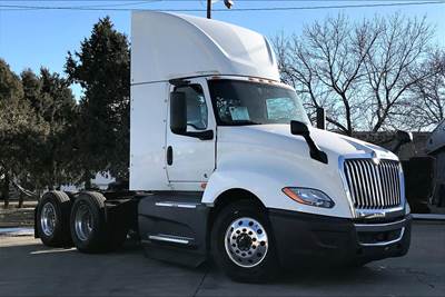 International LT625 Day Cab Truck - Cummins 400HP, 12 Speed