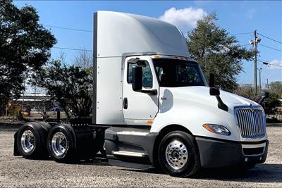 International LT625 Day Cab Truck - Cummins 400HP, 12 Speed