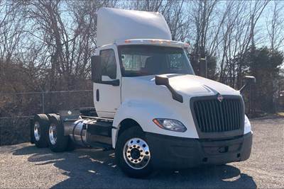 International LT625 Day Cab Truck - A26 450HP, 12 Speed