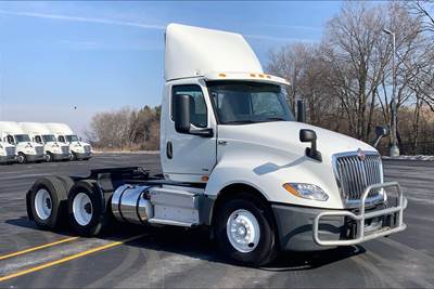 International LT625 Day Cab Truck - A26 430HP, 10 Speed