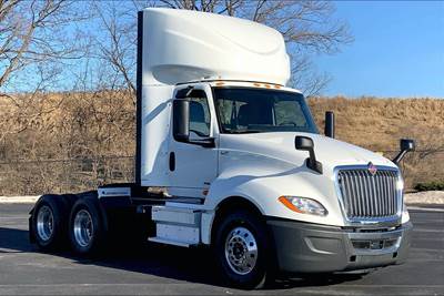 International LT625 Day Cab Truck - A26 400HP, 12 Speed