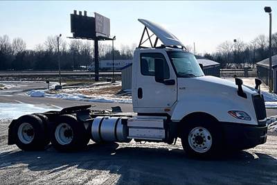 International LT625 Day Cab Truck - Cummins 450HP, 12 Speed