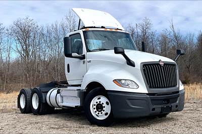 International LT625 Day Cab Truck - Cummins 450HP, 12 Speed