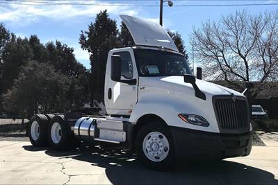 International LT625 Day Cab Truck - Cummins 450HP, 12 Speed
